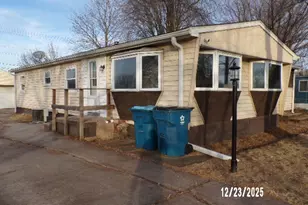 16713 10th Ave, Carbon Cliff, IL 61239 - Photo 2