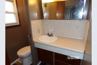 16713 10th Avenue, Carbon Cliff, IL 61239 - Photo 8