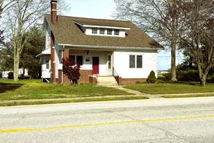 109 S Broadway St, Hoffman, IL 62250 - Photo 2