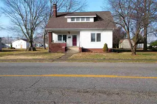 109 S Broadway St, Hoffman, IL 62250 - Photo 2