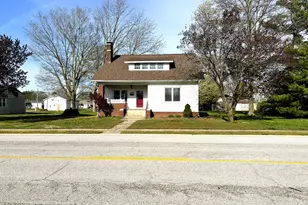 109 S Broadway St, Hoffman, IL 62250 - Photo 2