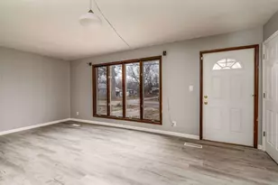 407 E Milster St, Earlville, IL 62932 - Photo 4