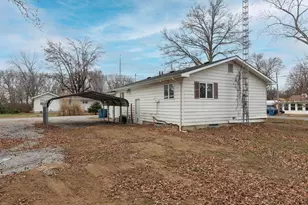 407 E Milster St, Earlville, IL 62932 - Photo 26