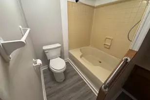 409 W 9th St, Sandoval, IL 62882 - Photo 16