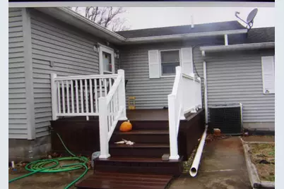 832 W Raymond Street W, Harrisburg, IL 62946 - Photo 8