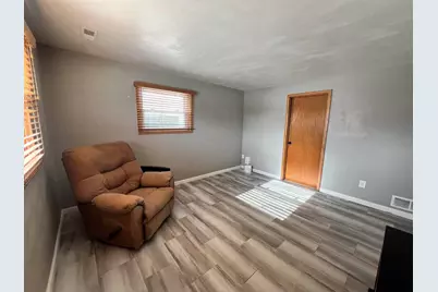 217 W 17th Avenue, Milan, IL 61264 - Photo 2