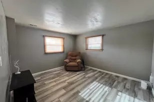 217 W 17th Ave, Milan, IL 61264 - Photo 18