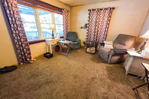 105 S Watkins Street E, Cisne, IL 62823 - Photo 4