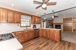 720 Hickory Dr, Geneseo, IL 61254 - Photo 14