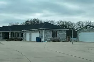 5942 E Houston Rd, Chicago, IL 62898 - Photo 2