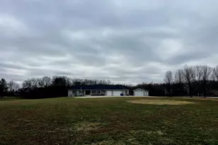 5942 E Houston Rd, Chicago, IL 62898 - Photo 6