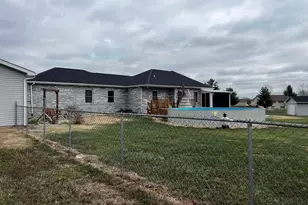 5942 E Houston Rd, Chicago, IL 62898 - Photo 8