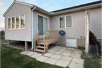 2610 38th Street #1, Moline, IL 61265 - Photo 4