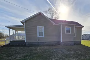 803 S Maple St, Salem, IL 62881 - Photo 4