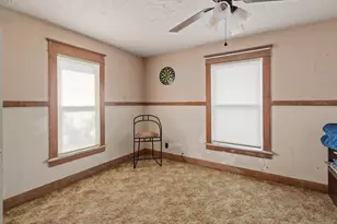 1721 28th St, Rock Island, IL 61201 - Photo 16