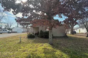 1615 W Chestnut St, Marion, IL 62959 - Photo 18