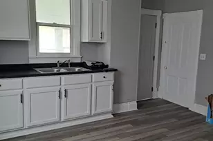 801 41st St, Rock Island, IL 61201 - Photo 4