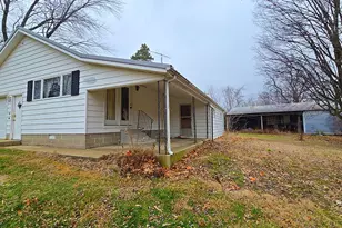 588 S Shannon St Ave, Richview, IL 62877 - Photo 4