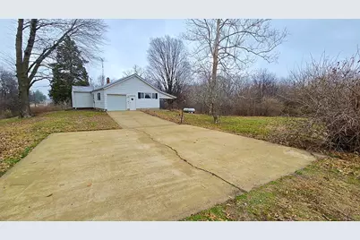 588 S Shannon St Avenue, Richview, IL 62877 - Photo 8