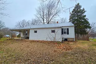 588 S Shannon St Ave, Richview, IL 62877 - Photo 6