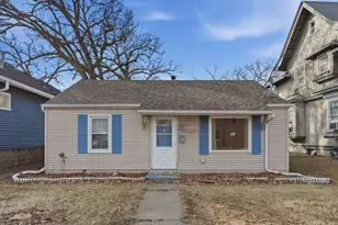 1532 30th St, Rock Island, IL 61201 - Photo 2