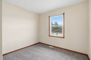 315 20th Ave W, Milan, IL 61264 - Photo 8
