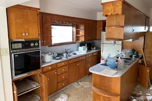 209 S 16th St, Herrin, IL 62948 - Photo 6