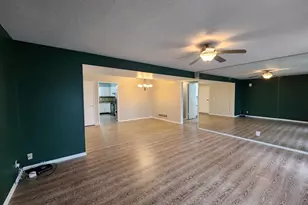 3721 35th St, Moline, IL 61265 - Photo 6