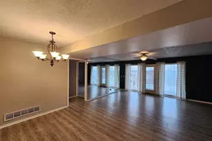 3721 35th St, Moline, IL 61265 - Photo 2