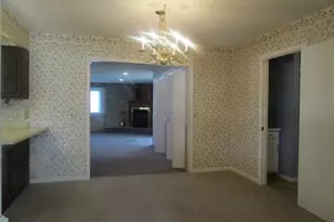 306 College Blvd, Carmi, IL 62821 - Photo 8