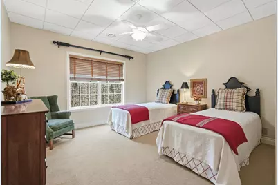 26 Chippiannock Place, Rock Island, IL 61201 - Photo 36