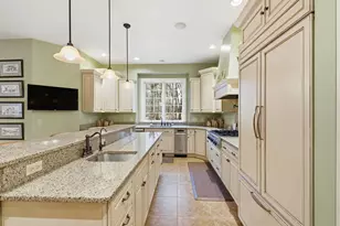 26 Chippiannock Pl, Rock Island, IL 61201 - Photo 16