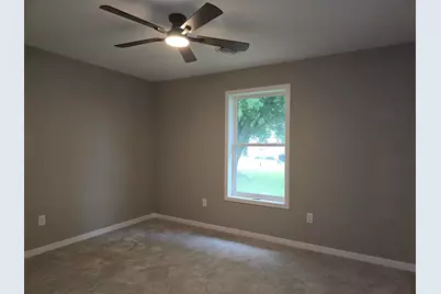 1005 Augusta Road, Carthage, IL 62321 - Photo 12
