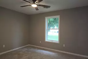1005 Augusta Rd, Carthage, IL 62321 - Photo 12