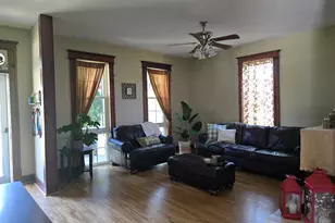 729 Locust St, Carthage, IL 62321 - Photo 12