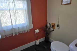 729 Locust St, Carthage, IL 62321 - Photo 6