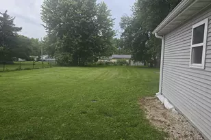 729 Locust St, Carthage, IL 62321 - Photo 32