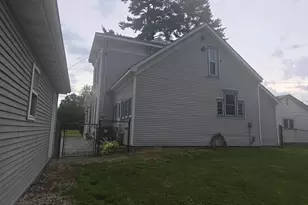 729 Locust St, Carthage, IL 62321 - Photo 30