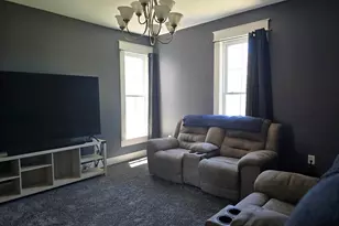 729 Locust St, Carthage, IL 62321 - Photo 10