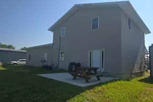 105 S Cedar Street S, Bowen, IL 62316 - Photo 30