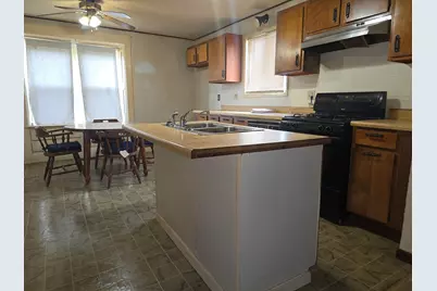 57 W Main Street, Carthage, IL 62321 - Photo 2