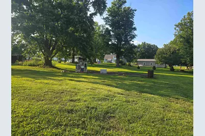 705 E Main Street, Augusta, IL 62311 - Photo 32