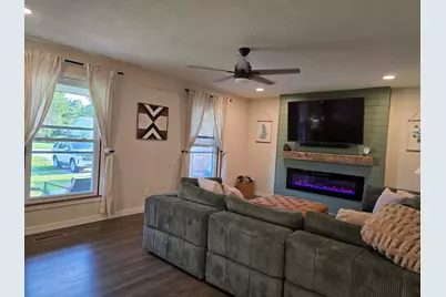 705 E Main Street, Augusta, IL 62311 - Photo 12