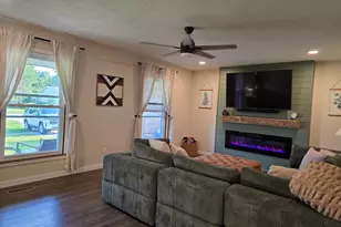 705 E Main St, Augusta, IL 62311 - Photo 12