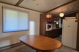 319 Rogers Rd, Carthage, IL 62321 - Photo 4