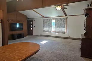 319 Rogers Rd, Carthage, IL 62321 - Photo 2