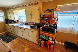 227 E Bennett St, Salem, IL 62881 - Photo 8