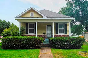 227 E Bennett St, Salem, IL 62881 - Photo 2