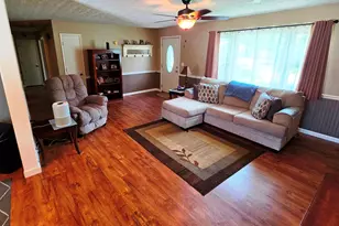 346 Woodland Dr, Salem, IL 62881 - Photo 8