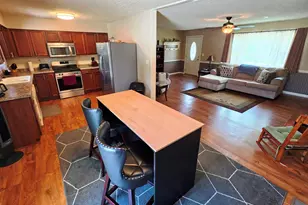 346 Woodland Dr, Salem, IL 62881 - Photo 4